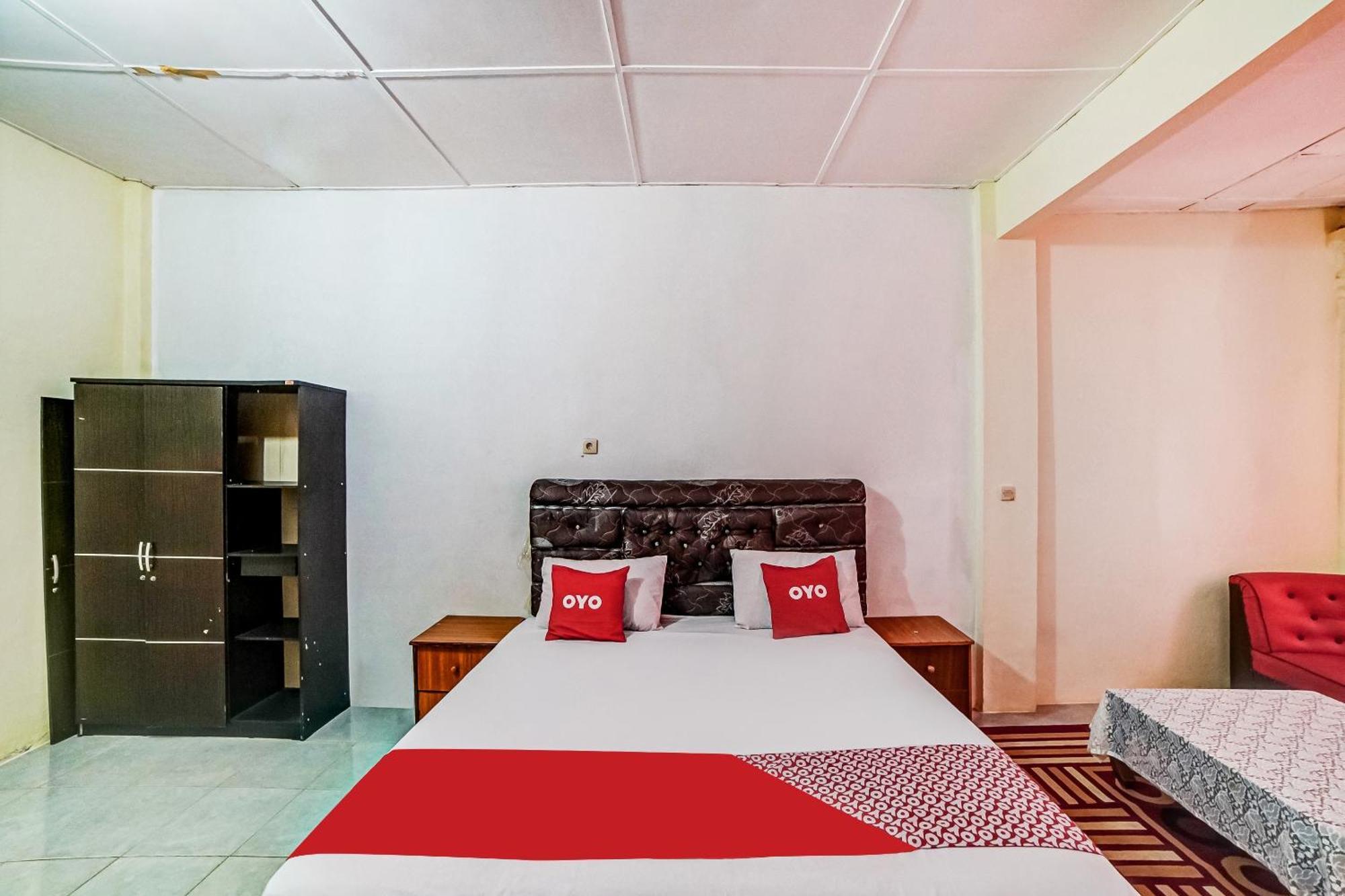Oyo 90980 Al Karim Syariah Hotel Tanjungbalai Buitenkant foto