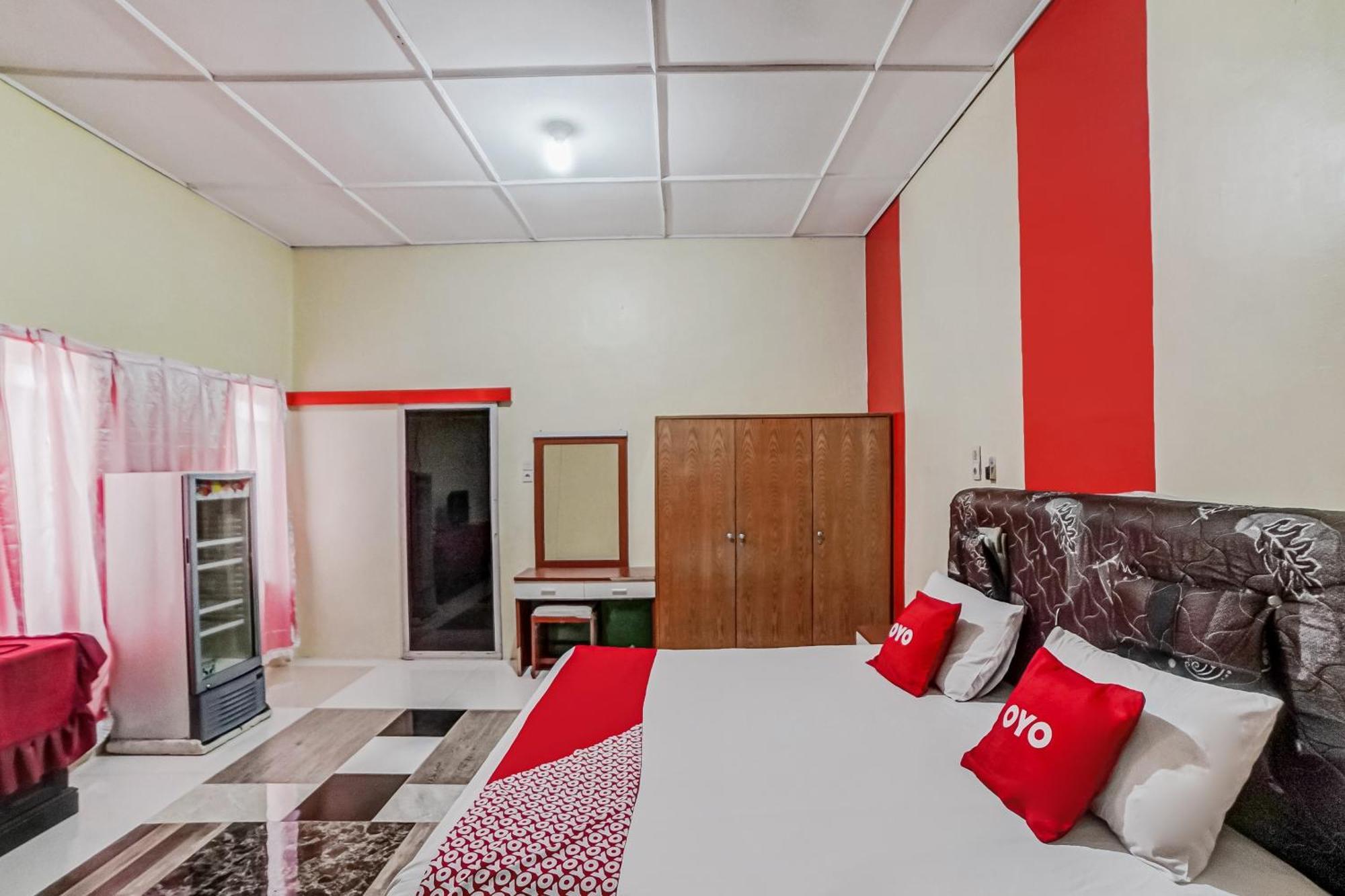 Oyo 90980 Al Karim Syariah Hotel Tanjungbalai Buitenkant foto