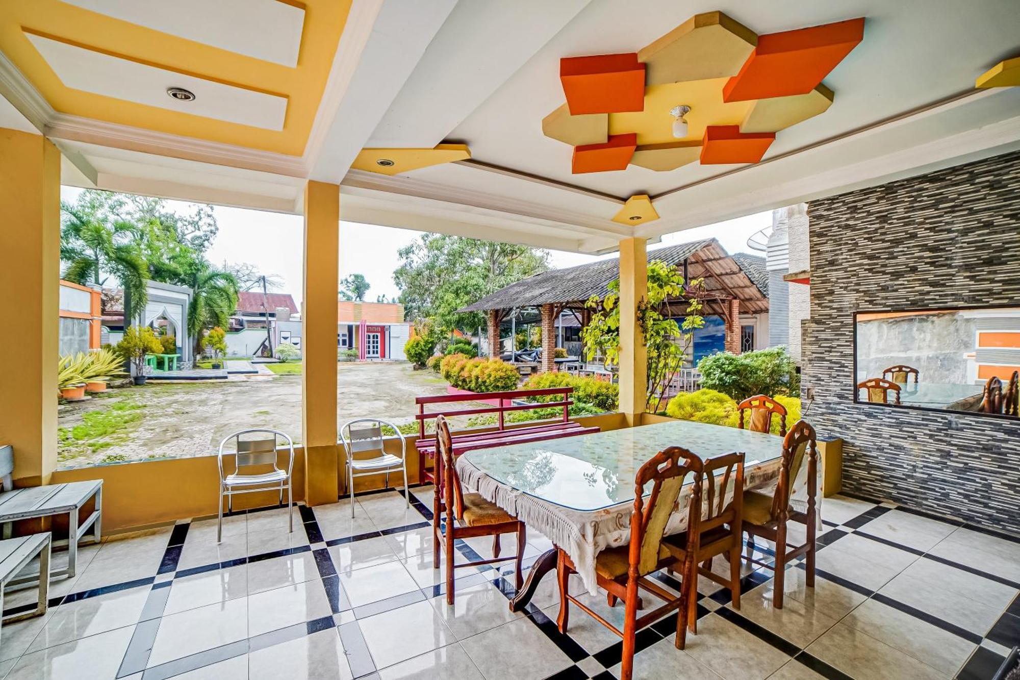 Oyo 90980 Al Karim Syariah Hotel Tanjungbalai Buitenkant foto