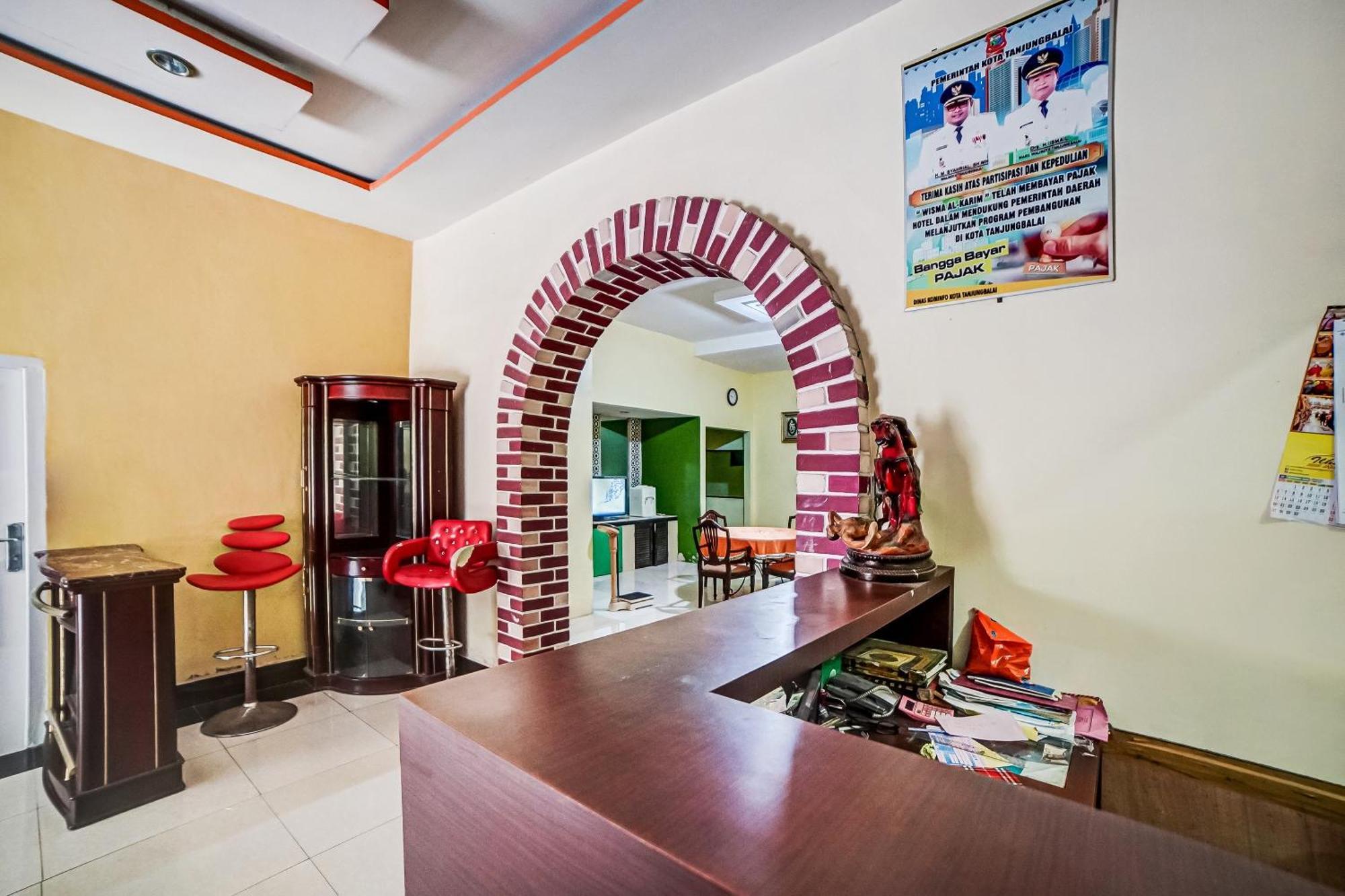 Oyo 90980 Al Karim Syariah Hotel Tanjungbalai Buitenkant foto