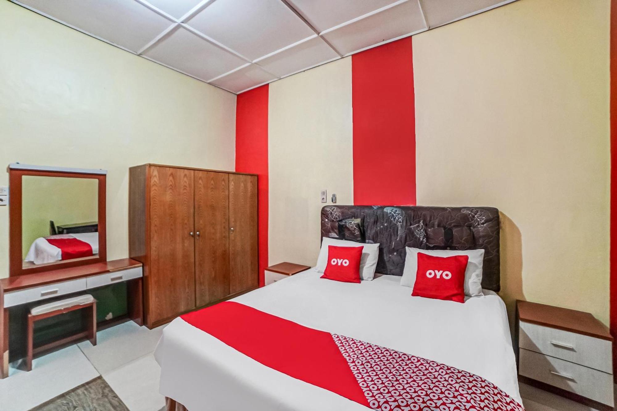 Oyo 90980 Al Karim Syariah Hotel Tanjungbalai Buitenkant foto