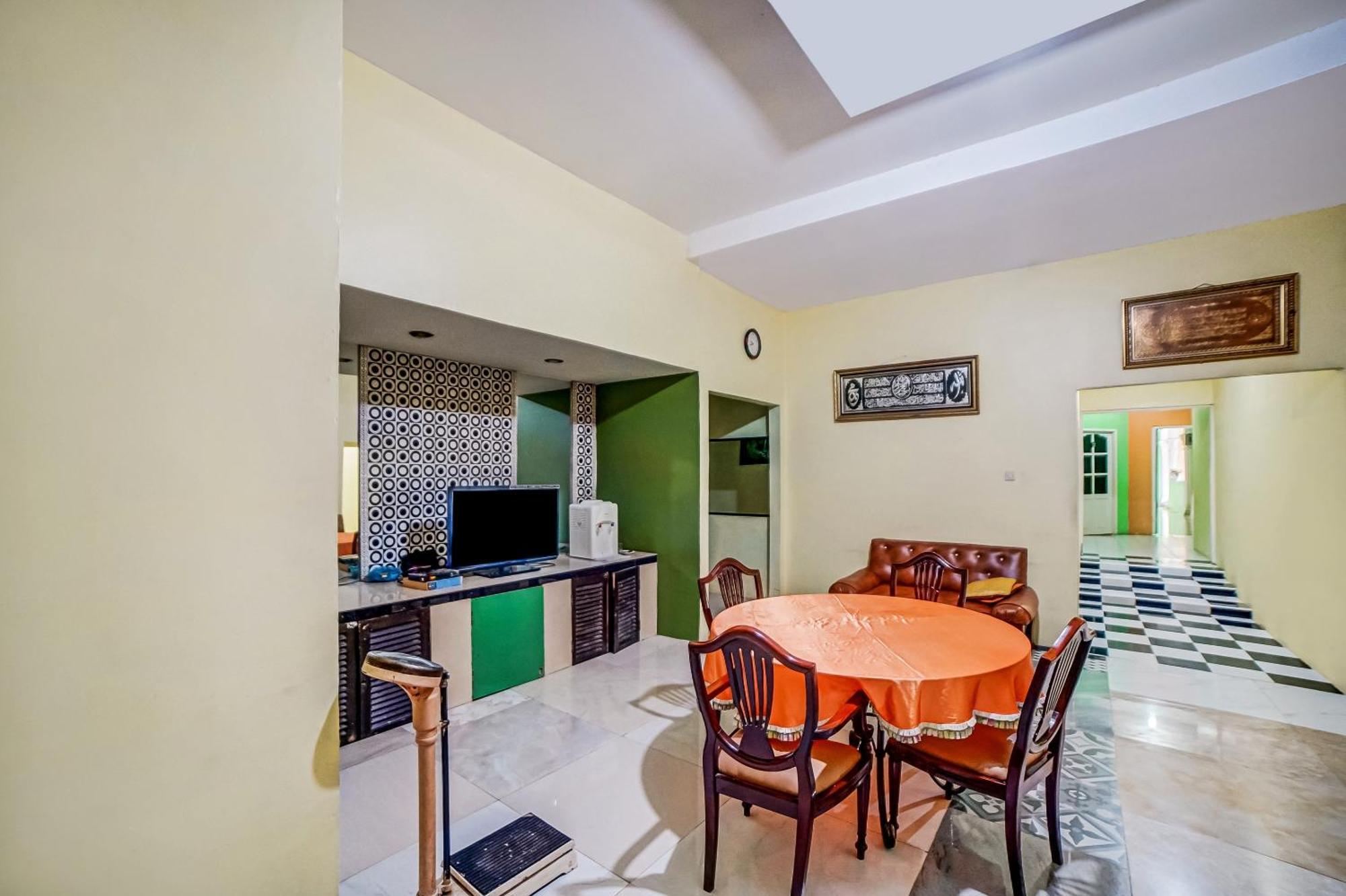 Oyo 90980 Al Karim Syariah Hotel Tanjungbalai Buitenkant foto