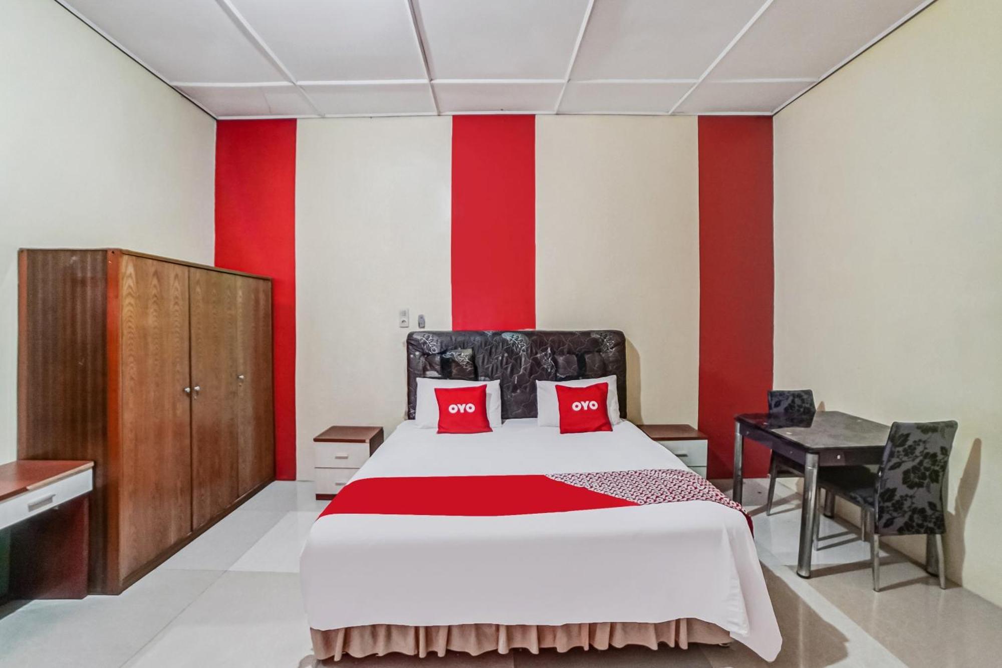Oyo 90980 Al Karim Syariah Hotel Tanjungbalai Buitenkant foto