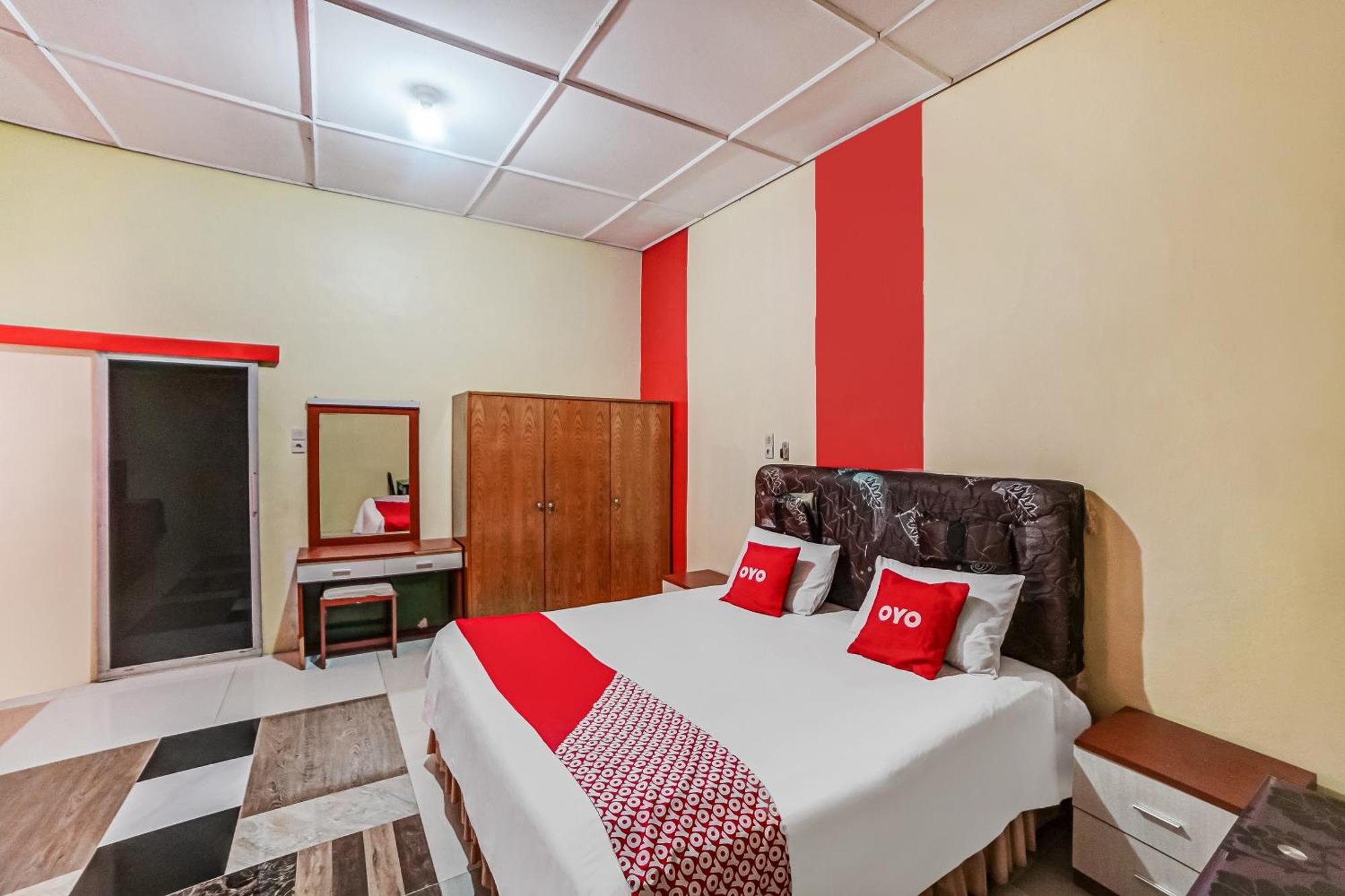Oyo 90980 Al Karim Syariah Hotel Tanjungbalai Buitenkant foto