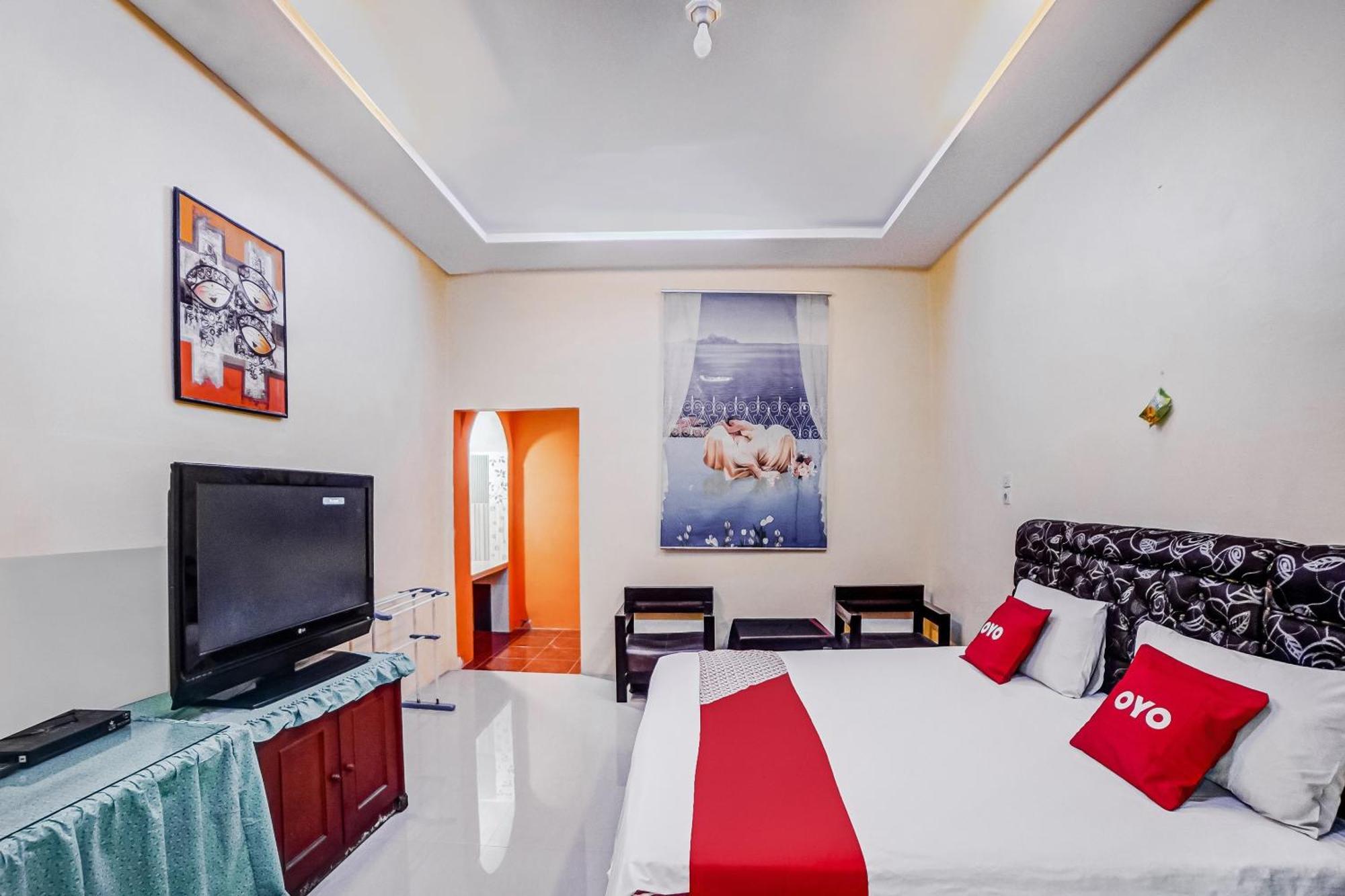 Oyo 90980 Al Karim Syariah Hotel Tanjungbalai Buitenkant foto